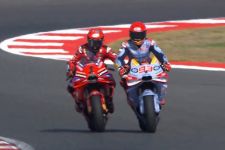 Practice MotoGP Indonesia: Dramatis! Marquez Menyelamatkan Pecco yang Kehabisan Bensin - JPNN.com