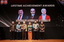 Nicke Widyawati Raih Lifetime Achievement Atas Kontribusinya Majukan Industri Dalam Negeri - JPNN.com