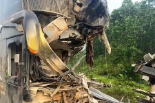 Bus Aero Hantam Truk di Tol Pekanbaru-Dumai, Belasan Penumpang Luka-Luka - JPNN.com