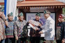 Pecahan 10 Ribu Bergambar Rumah Limas Dimemorabilia oleh BI - JPNN.com