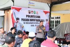 Kapolres Siak Dengarkan Aspirasi Warga di Jumat Curhat, Tekankan Pilkada Damai - JPNN.com