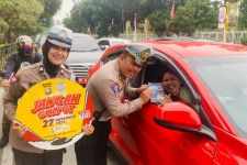 Satlantas Polresta Pekanbaru Ajak Pengendara di Jalan Sudirman Ciptakan Pilkada Damai - JPNN.com