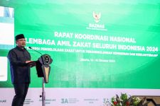 Menag Yaqut Resmikan Program 10.000 Beasiswa Santri BAZNAS - JPNN.com