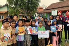 Peduli Pendidikan dan Literasi Dini, Alfamidi Salurkan Buku Bacaan di 11 Wilayah di Indonesia - JPNN.com