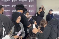 Dipakai Selebritas, Brand Lokal Ona Hairdryer Hadir di JFW 2025 - JPNN.com