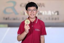 Siswa SMP Cahaya Rancamaya Raih Emas di Singapore Math Challenge 2024 - JPNN.com