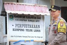 Datangi Kampung Terpencil yang Ada 3 TPS, AKBP Asep: Kami Ingin Pilkada Aman sampai Pelosok - JPNN.com