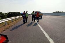 Polisi Selidiki Penyebab Truk tak Kuat Menanjak di KM 97 Tol Cipularang - JPNN.com