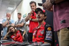 Blak-blakan, Pecco Minta Bantuan Marquez Curi Poin Martin di Race MotoGP Malaysia - JPNN.com