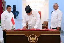 Prabowo Tandatangani Aturan yang Hapus Utang Petani, Nelayan, UMKM - JPNN.com