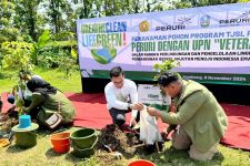 Dorong Pembangunan Hijau, Peruri Tanam 1.200 Pohon di Jawa Timur - JPNN.com