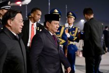 Seskab Teddy & Menlu Sugiono Dampingi Presiden Kunjungan ke Lima Negara - JPNN.com