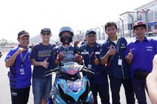 Keren, Yamaha Aerox Garapan Tim SMK Ini Naik Podium di Sirkuit Mandalika - JPNN.com