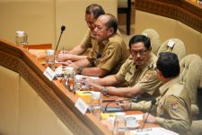 DPR Apresiasi Penjabat Gubernur Jateng Atas Respons Soal Isu Netralitas Kades dan Lurah - JPNN.com