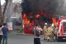 Kondisi Bus Trans Semarang Ludes Terbakar di Jalan Manyaran-Gunungpati - JPNN.com