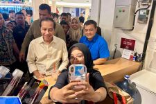 Sapa Warga Purwokerto, Jokowi dan Cagub Ahmad Luthfi Ngopi Bareng di Mal - JPNN.com