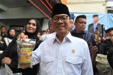 Mendes Yandri Ajak Warga Desa Fokus Kembangkan Produk Lokal - JPNN.com