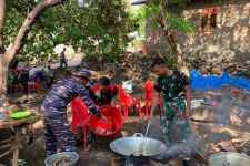 TNI AL Gelar Bakti Sosial untuk Korban Terdampak Erupsi Gunung Lebotobi Laki-laki di Flores Timur - JPNN.com