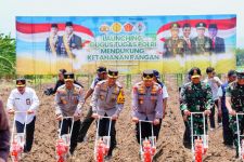 Gugus Tugas Polri Tancap Gas Dukung Ketahanan Pangan - JPNN.com