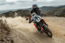 KTM 790 Adventure Siap Diajak Merayap ke Perbukitan - JPNN.com