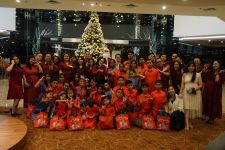 Sambut Natal, Avenzel Hotel & Convention Tampilkan Christmas Tree Lighting - JPNN.com