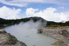 Jelang Libur Nataru, Status Gunung Dieng Naik ke Level Waspada - JPNN.com