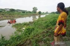 Balita Terseret Arus di Surabaya Belum Ditemukan - JPNN.com