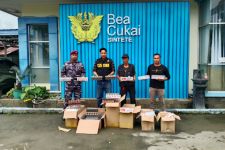 TNI AL Gagalkan Penyelundupan Ratusan Rokok Ilegal di Pelabuhan Sintete Kalbar - JPNN.com