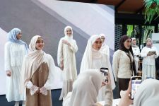 Hijab Meleyot Jadi Tren Baru, Intip Koleksi dari Brand Mungkin - JPNN.com