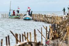 Menteri Trenggono Ungkap Penanggung Jawab Pemasangan Pagar Laut, Ternyata - JPNN.com