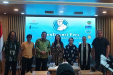 Happy Salma Akan Gelar Pementasan Monolog di Peringatan 100 Tahun Pramoedya - JPNN.com