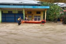 Sungai Sebalo Meluap, Ratusan Rumah Warga di Bengkayang Terendam Banjir - JPNN.com