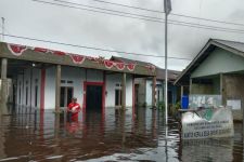 Banjir Merendam 8.016 Rumah Warga di Sambas - JPNN.com