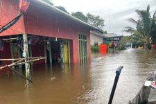 Banjir Masih Merendam Ratusan Rumah Warga di Perbatasan RI-Malaysia - JPNN.com