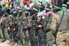 Berseragam Militer Tentara Israel, 3 Sandera Dibebaskan Hamas - JPNN.com