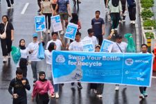 POPSEA Ajak Masyarakat Jakarta Tukar Botol Plastik  - JPNN.com