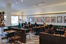 Punya 47 Cabang, Titik Koma Berbagi Pengalaman di Tengah 'Red Ocean' Industri Kedai Kopi Indonesia - JPNN.com