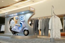 Vespa 946 Snake Edition Mejeng Pacific Place Mall SCBD - JPNN.com