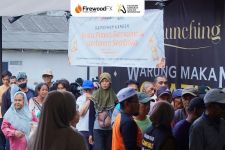 Ratusan Warga Duafa di Depok Terima Bantuan Sembako dan Takjil - JPNN.com