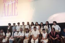 Diadaptasi dari Novel Best Seller, Film ‘Rumah untuk Alie’ Hadirkan Poster & Trailer - JPNN.com