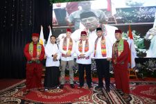 Dewan Adat Bamus Betawi Bagikan Santunan untuk Ribuan Anak Yatim Piatu - JPNN.com