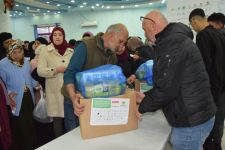 Ratusan Paket Ramadan Bahagia Disalurkan untuk Warga Palestina - JPNN.com