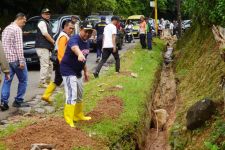 Pemkab Sumedang Siapkan Solusi Permanen Atasi Banjir Lumpur di Dusun Bakom Cisitu - JPNN.com