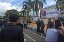 Kelakuan Bejat Oknum Polisi Polres Pacitan Perkosa Tahanan Perempuan - JPNN.com