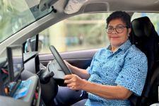 Srikandi Bluebird, Sosok Kartini Tangguh di Balik Kemudi - JPNN.com