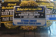 Potret Karangan Bunga dari Penggemar Taiwan di Rumah Duka Ricky Siahaan - JPNN.com