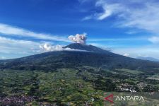 Gunung Marapi di Sumbar Dilaporkan Mengalami 3 Kali Erupsi - JPNN.com