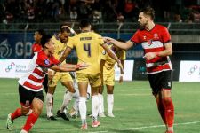 Klasemen Akhir Pekan ke-30 Liga 1: Madura United Menjauhi Zona Merah - JPNN.com