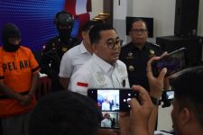 Bea Cukai Batam Amankan Tukang Cat yang Selipkan Sabu-sabu di Sandal, Begini Kronologinya - JPNN.com