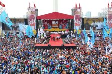 Di Hadapan Ribuan Buruh, Prabowo Dukung Marsinah Jadi Pahlawan Nasional - JPNN.com